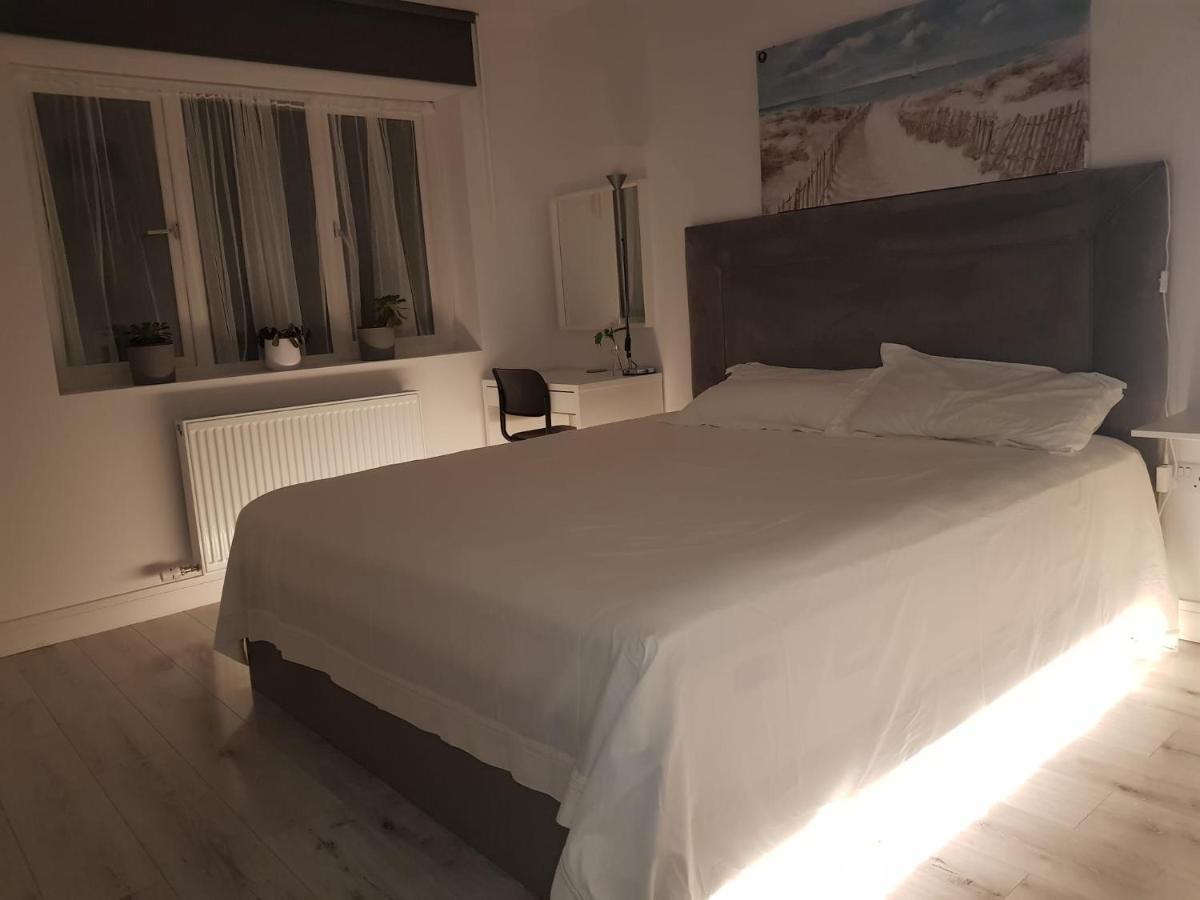 Barnoaks House - Private Room Ensuite Bathroom Homestay Dublin Ngoại thất bức ảnh
